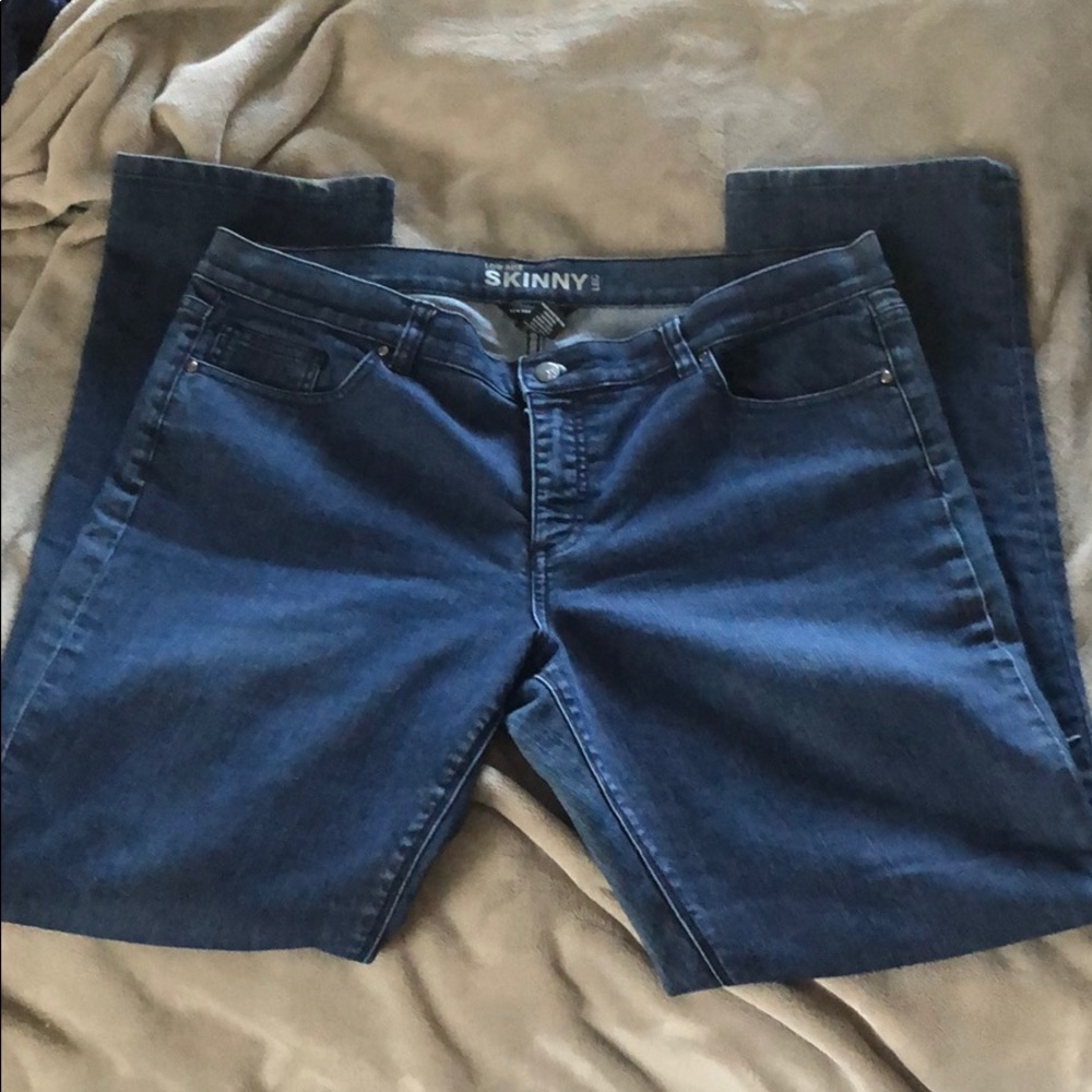 NY&Co Low Rise Skinny Leg Jean - like new!